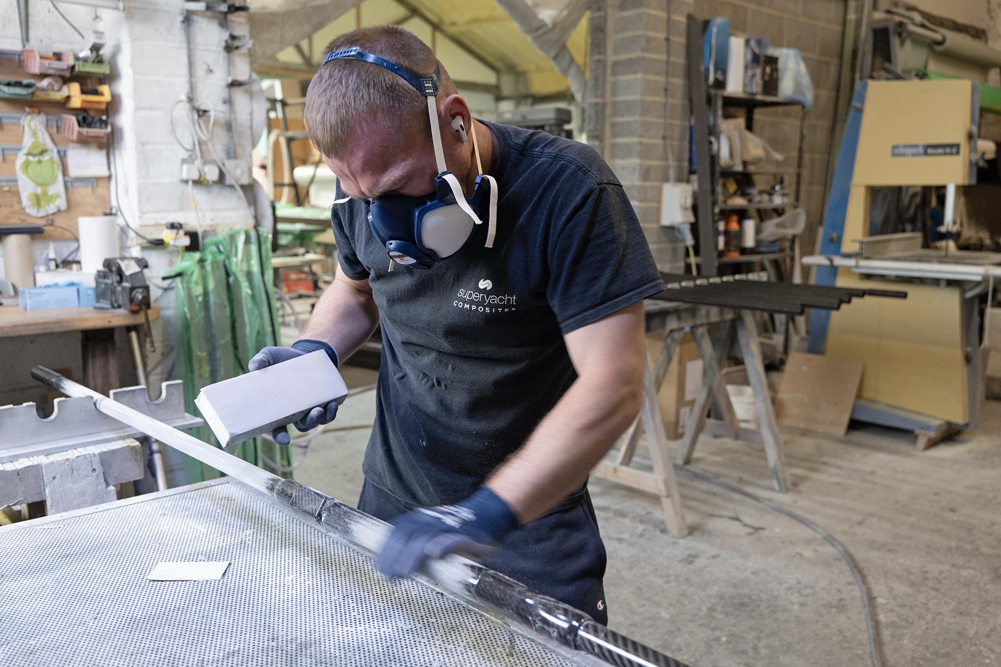Sanding down a carbon fibre tender mooring whip