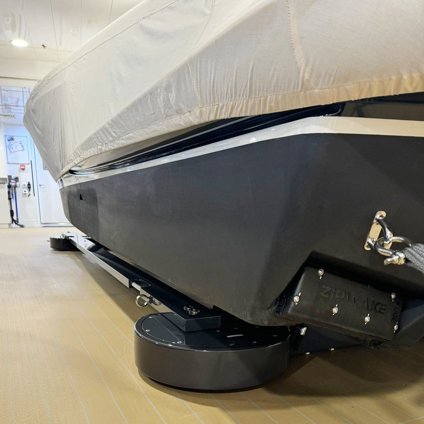 Tender garage hover chocks